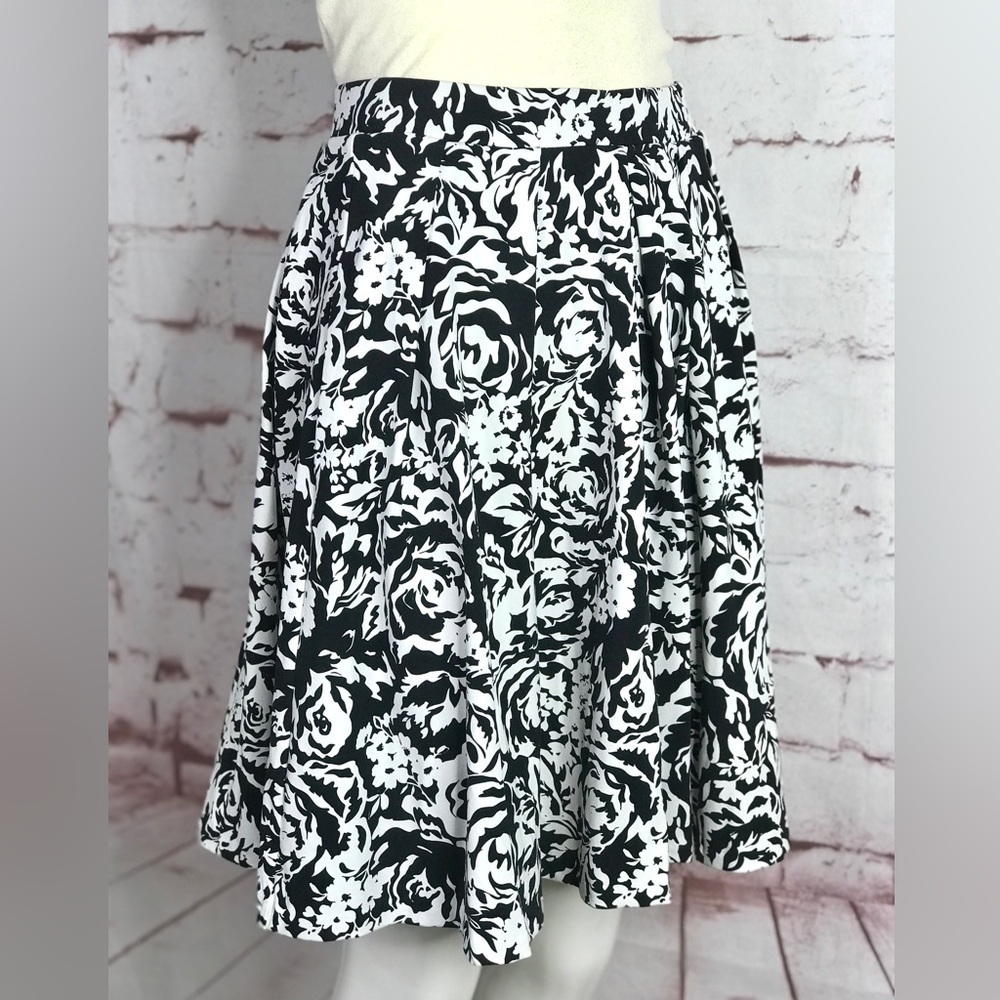 ADRIENNE VITTADINI XS Floral Black & White Box Pleat A-Line Swing Skater Skirt - Picture 7 of 13